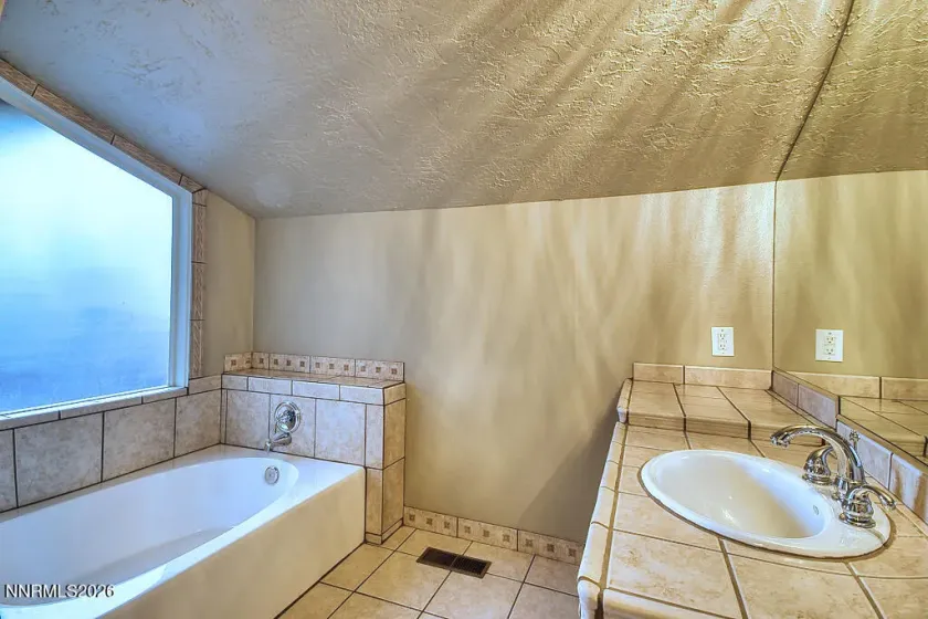 1947 Villa, Reno, Nevada 89509, 2 Bedrooms Bedrooms, ,3 BathroomsBathrooms,Residential,Residential,Villa,260000554