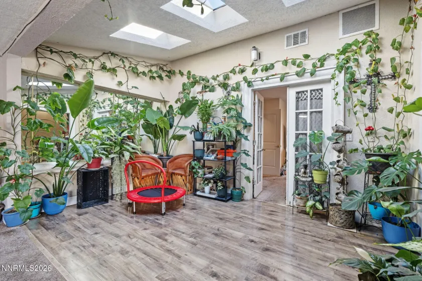 317 M, Sparks, Nevada 89431, 6 Bedrooms Bedrooms, ,2 BathroomsBathrooms,Residential,Residential,M,260000577