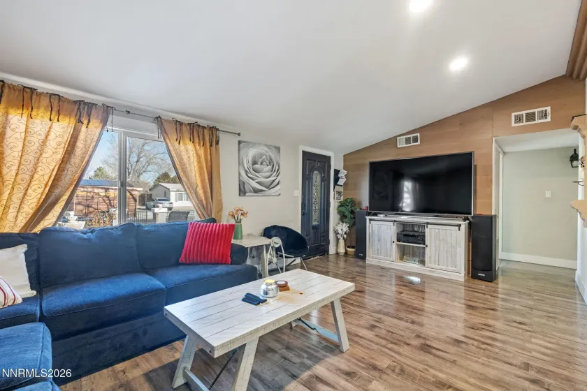 317 M, Sparks, Nevada 89431, 6 Bedrooms Bedrooms, ,2 BathroomsBathrooms,Residential,Residential,M,260000577