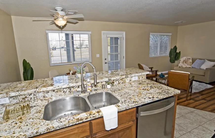 5690 Vista Hacienda, Sparks, Nevada 89436, 3 Bedrooms Bedrooms, ,3 BathroomsBathrooms,Residential,Residential,Vista Hacienda,260000578