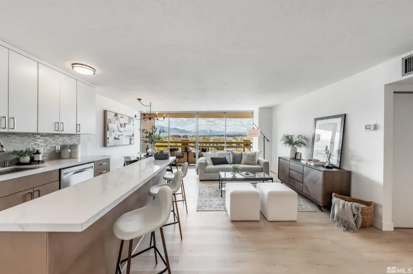 100 Arlington, Reno, Nevada 89501, 1 Bedroom Bedrooms, ,2 BathroomsBathrooms,Residential,Residential,Arlington,250005522