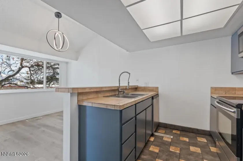 2375 Roundhouse, Sparks, Nevada 89431, 2 Bedrooms Bedrooms, ,1 BathroomBathrooms,Residential,Residential,Roundhouse,260000598