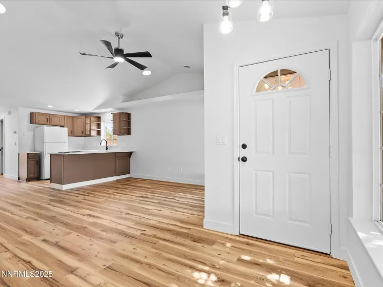 1286 Currycomb, Minden, Nevada 89423, 4 Bedrooms Bedrooms, ,3 BathroomsBathrooms,Residential,Residential,Currycomb,250055684