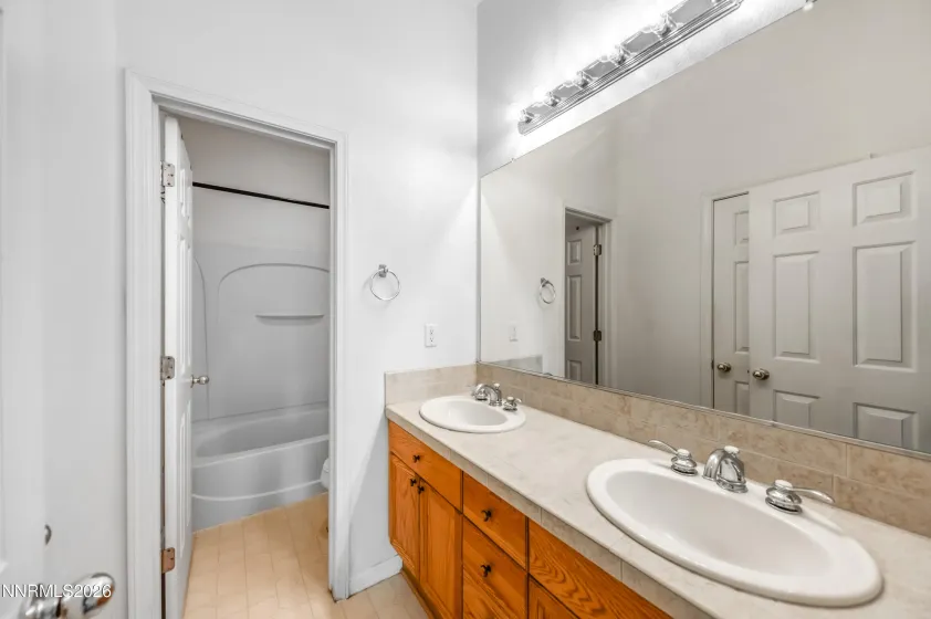 10145 Lucente, Reno, Nevada 89521, 4 Bedrooms Bedrooms, ,2 BathroomsBathrooms,Residential,Residential,Lucente,260000601