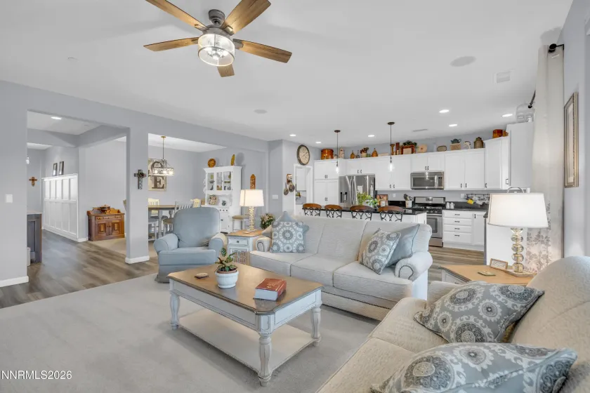 2823 Kimberlite, Sparks, Nevada 89436, 4 Bedrooms Bedrooms, ,3 BathroomsBathrooms,Residential,Residential,Kimberlite,260000608