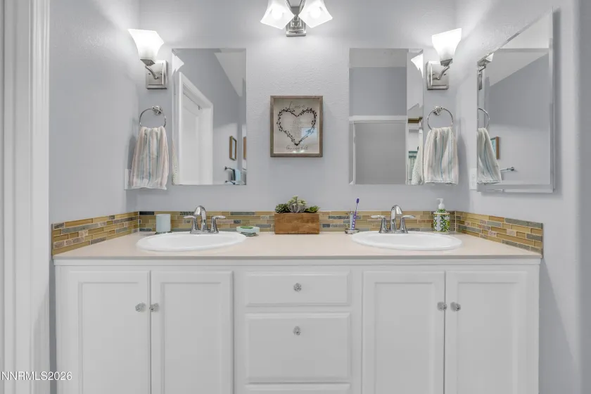 2823 Kimberlite, Sparks, Nevada 89436, 4 Bedrooms Bedrooms, ,3 BathroomsBathrooms,Residential,Residential,Kimberlite,260000608