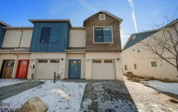 530 Gloria May, Reno, Nevada 89503, 2 Bedrooms Bedrooms, ,3 BathroomsBathrooms,Residential,Residential,Gloria May,260000611