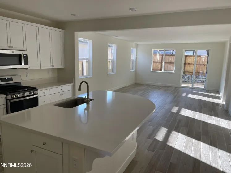 6041 Red Stable, Sparks, Nevada 89436, 3 Bedrooms Bedrooms, ,2 BathroomsBathrooms,Residential,Residential,Red Stable,260000633