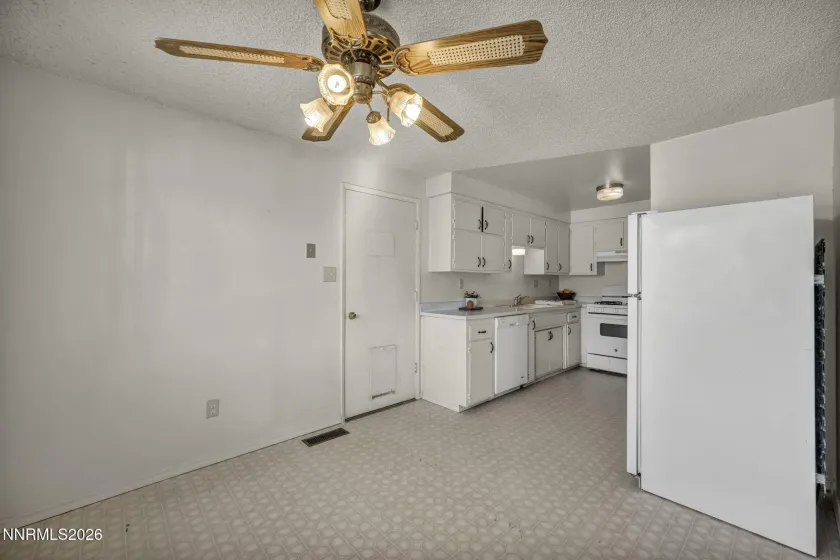 2601 Grant, Carson City, Nevada 89701, 4 Bedrooms Bedrooms, ,2 BathroomsBathrooms,Residential,Residential,Grant,260000636