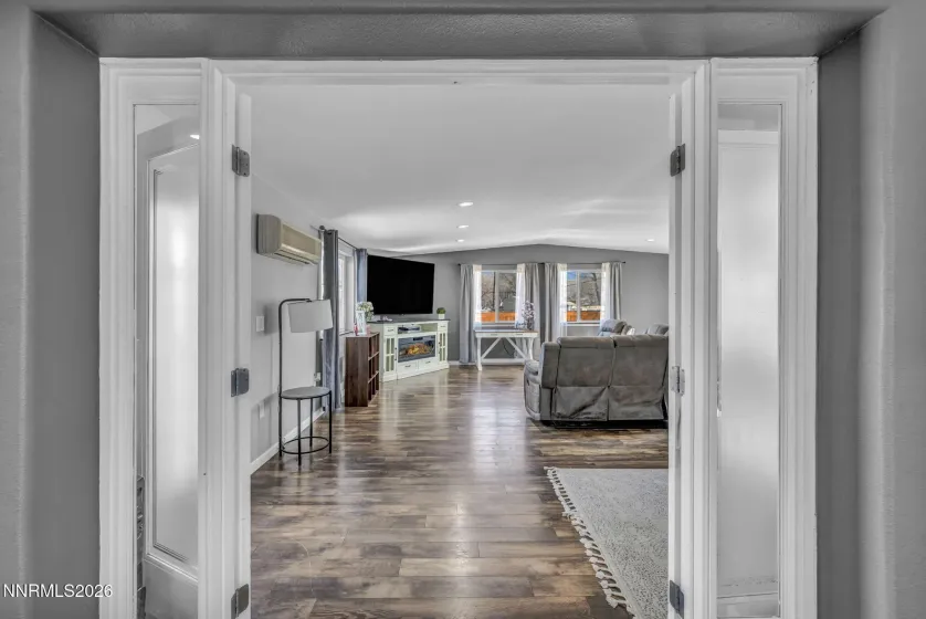 410 Paramount, Reno, Nevada 89506, 3 Bedrooms Bedrooms, ,2 BathroomsBathrooms,Residential,Residential,Paramount,260000637