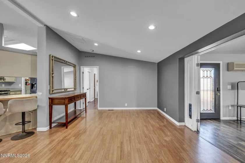 410 Paramount, Reno, Nevada 89506, 3 Bedrooms Bedrooms, ,2 BathroomsBathrooms,Residential,Residential,Paramount,260000637