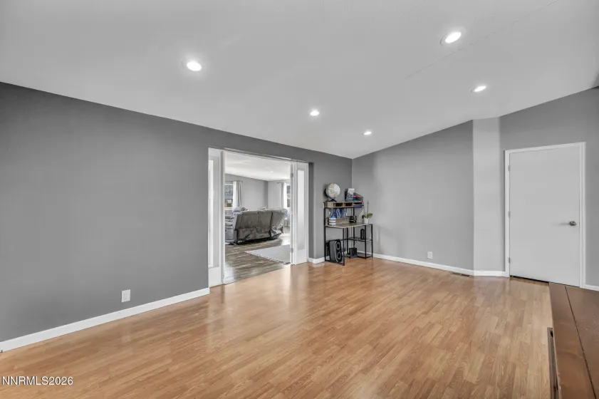 410 Paramount, Reno, Nevada 89506, 3 Bedrooms Bedrooms, ,2 BathroomsBathrooms,Residential,Residential,Paramount,260000637