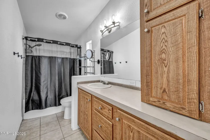 410 Paramount, Reno, Nevada 89506, 3 Bedrooms Bedrooms, ,2 BathroomsBathrooms,Residential,Residential,Paramount,260000637