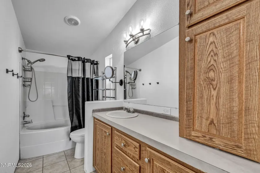 410 Paramount, Reno, Nevada 89506, 3 Bedrooms Bedrooms, ,2 BathroomsBathrooms,Residential,Residential,Paramount,260000637