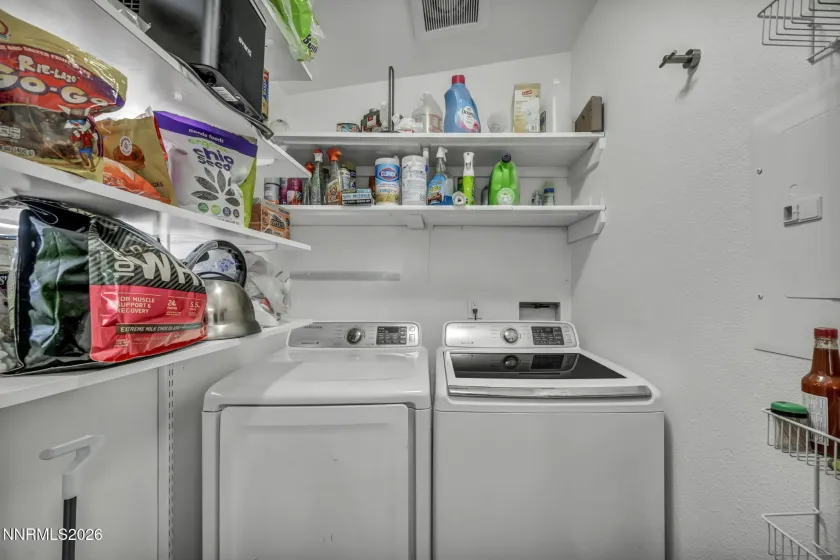 410 Paramount, Reno, Nevada 89506, 3 Bedrooms Bedrooms, ,2 BathroomsBathrooms,Residential,Residential,Paramount,260000637