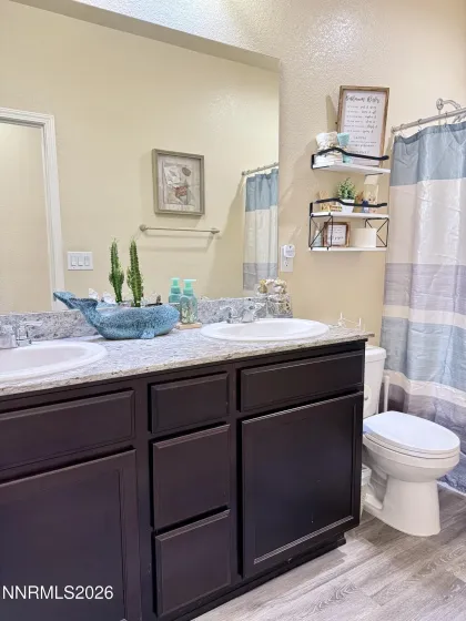 164 Royal Oaks, Fernley, Nevada 89408, 3 Bedrooms Bedrooms, ,2 BathroomsBathrooms,Residential,Residential,Royal Oaks,260000647