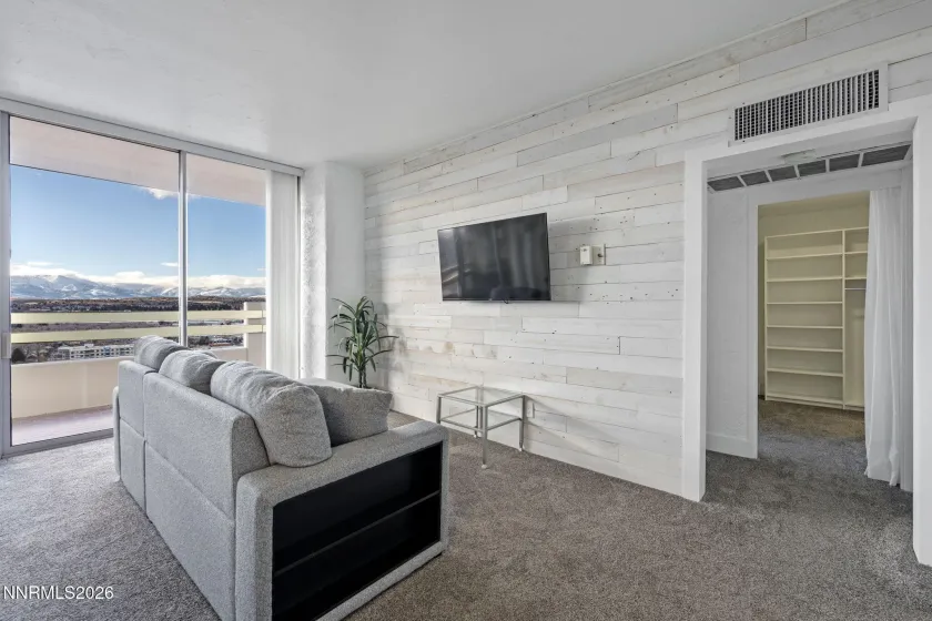 100 Arlington, Reno, Nevada 89501, 1 Bedroom Bedrooms, ,2 BathroomsBathrooms,Residential,Residential,Arlington,260000649