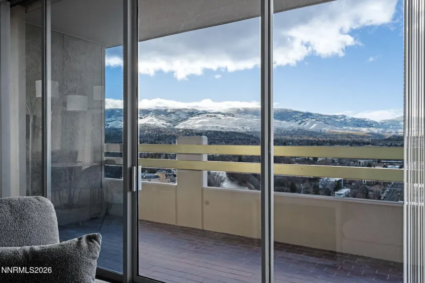 100 Arlington, Reno, Nevada 89501, 1 Bedroom Bedrooms, ,2 BathroomsBathrooms,Residential,Residential,Arlington,260000649