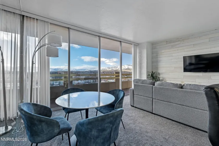 100 Arlington, Reno, Nevada 89501, 1 Bedroom Bedrooms, ,2 BathroomsBathrooms,Residential,Residential,Arlington,260000649