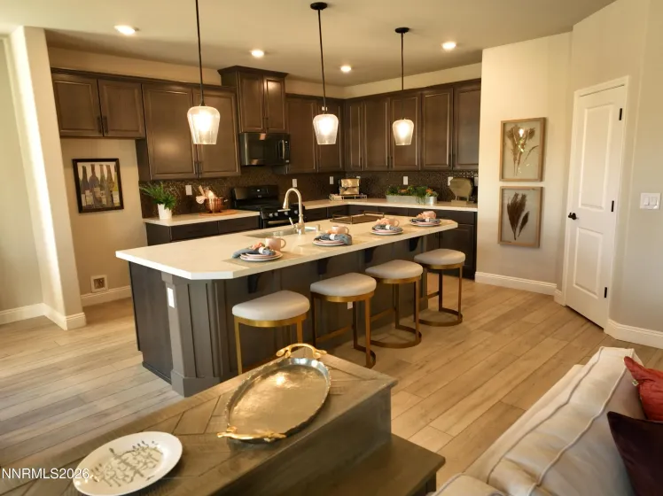 2330 Hickory, Sparks, Nevada 89441, 4 Bedrooms Bedrooms, ,3 BathroomsBathrooms,Residential,Residential,Hickory,260000656