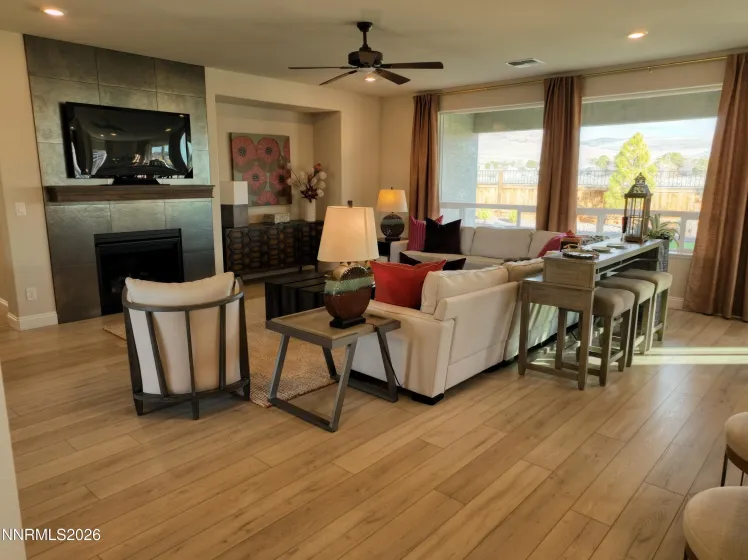 2330 Hickory, Sparks, Nevada 89441, 4 Bedrooms Bedrooms, ,3 BathroomsBathrooms,Residential,Residential,Hickory,260000656