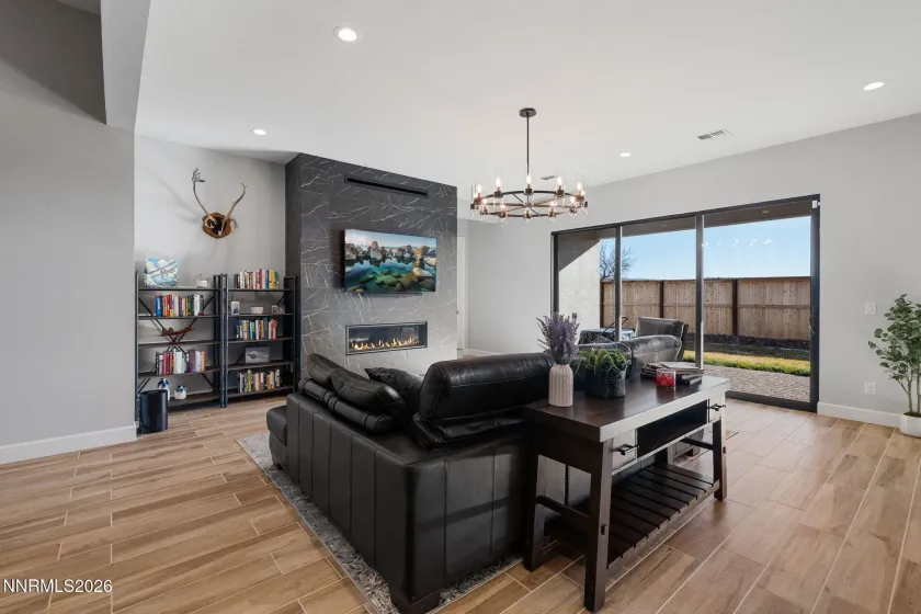 1561 Evangeline, Sparks, Nevada 89436, 4 Bedrooms Bedrooms, ,4 BathroomsBathrooms,Residential,Residential,Evangeline,260000669