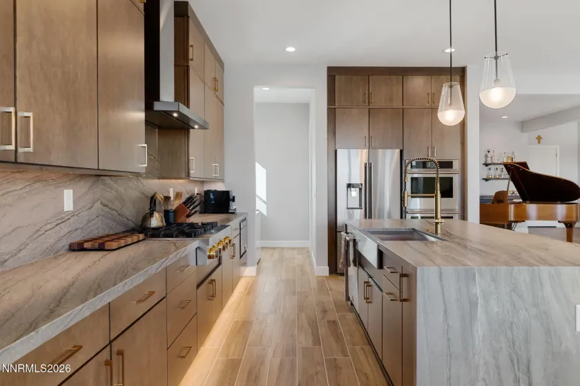 1561 Evangeline, Sparks, Nevada 89436, 4 Bedrooms Bedrooms, ,4 BathroomsBathrooms,Residential,Residential,Evangeline,260000669