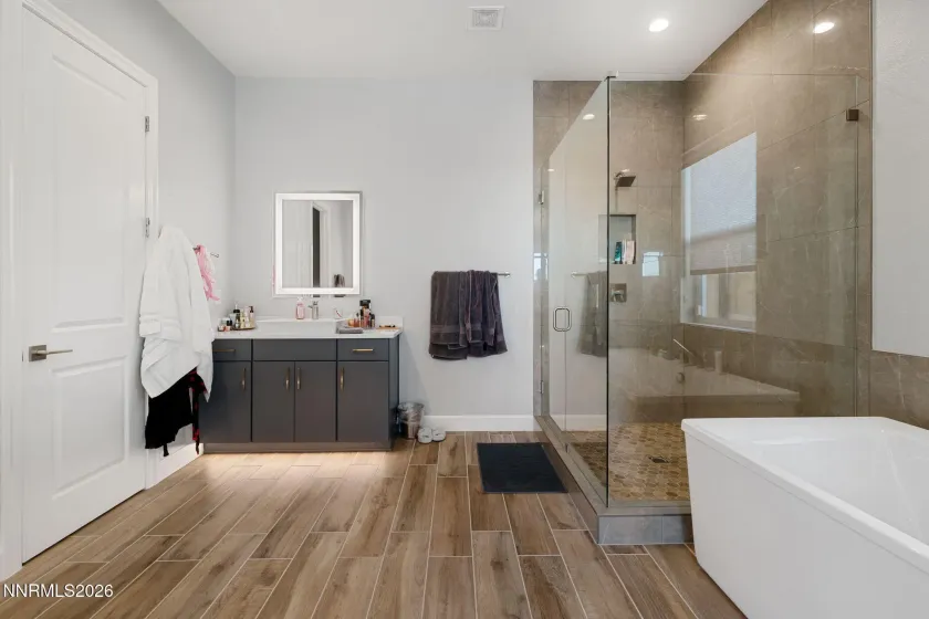 1561 Evangeline, Sparks, Nevada 89436, 4 Bedrooms Bedrooms, ,4 BathroomsBathrooms,Residential,Residential,Evangeline,260000669