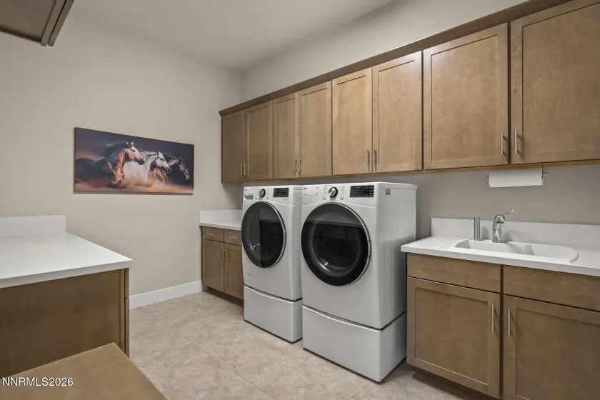 3035 Feathertop, Reno, Nevada 89521, 4 Bedrooms Bedrooms, ,4 BathroomsBathrooms,Residential,Residential,Feathertop,260000677