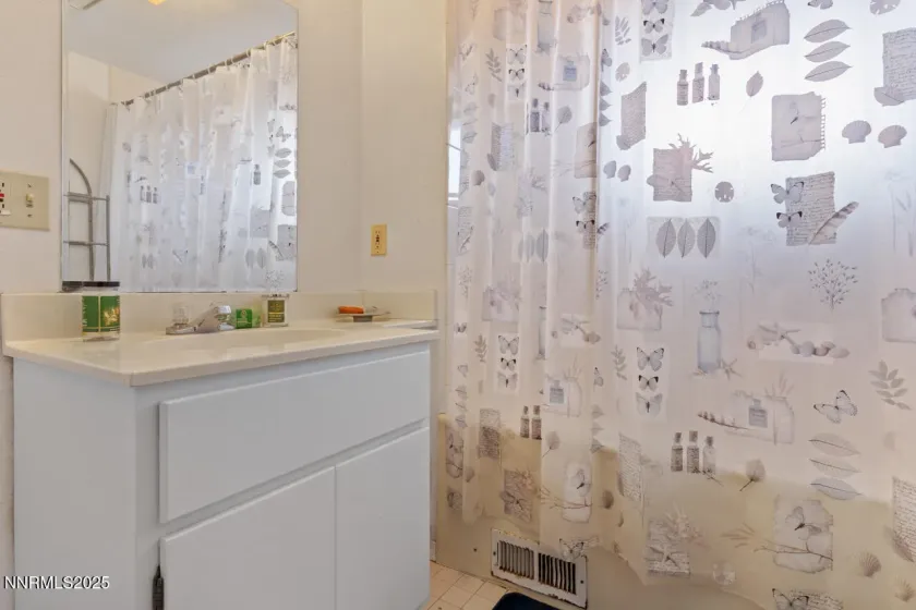 270 Elm, Fernley, Nevada 89408, 3 Bedrooms Bedrooms, ,2 BathroomsBathrooms,Residential,Residential,Elm,250055530