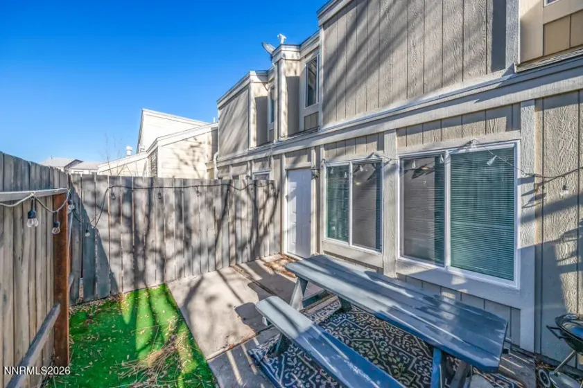 979 Damon, Sparks, Nevada 89431, 2 Bedrooms Bedrooms, ,2 BathroomsBathrooms,Residential,Residential,Damon,260000688