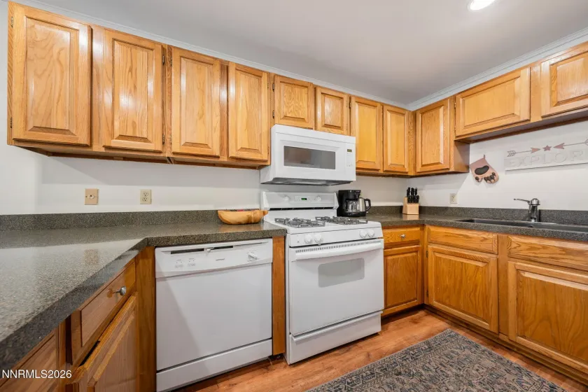 699 Hogan, Incline Village, Nevada 89451, 3 Bedrooms Bedrooms, ,3 BathroomsBathrooms,Residential,Residential,Hogan,260000695