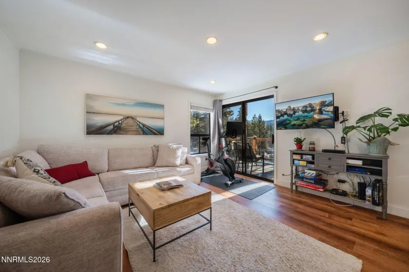 699 Hogan, Incline Village, Nevada 89451, 3 Bedrooms Bedrooms, ,3 BathroomsBathrooms,Residential,Residential,Hogan,260000695