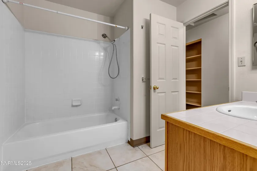 6690 Dorchester, Sparks, Nevada 89436, 3 Bedrooms Bedrooms, ,2 BathroomsBathrooms,Residential,Residential,Dorchester,250006343