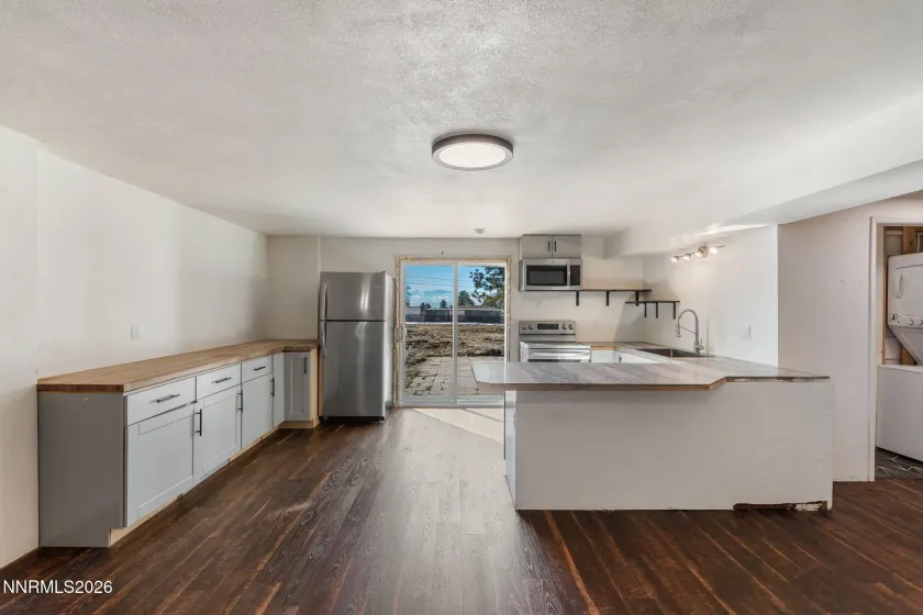 11630 Fir, Reno, Nevada 89506, 4 Bedrooms Bedrooms, ,3 BathroomsBathrooms,Residential,Residential,Fir,260000707