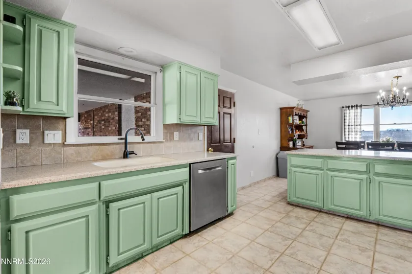 250 National, Winnemucca, Nevada 89445, 5 Bedrooms Bedrooms, ,3 BathroomsBathrooms,Residential,Residential,National,260000708