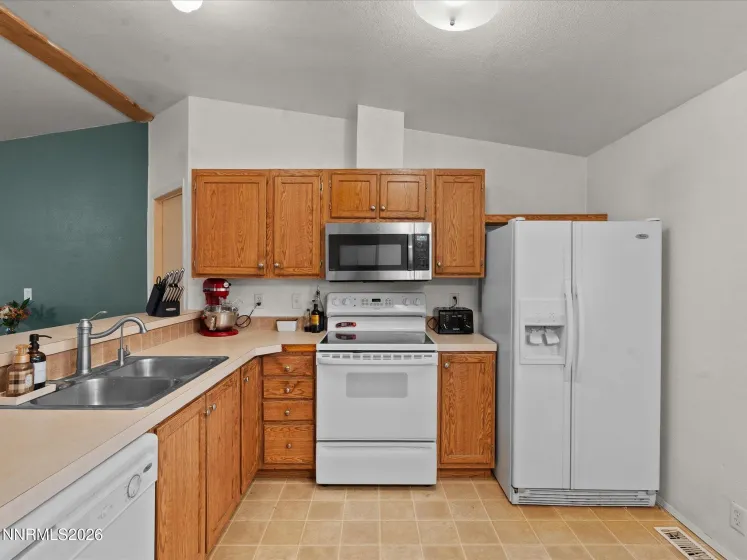 208 Julie, Dayton, Nevada 89403, 3 Bedrooms Bedrooms, ,2 BathroomsBathrooms,Residential,Residential,Julie,260000717