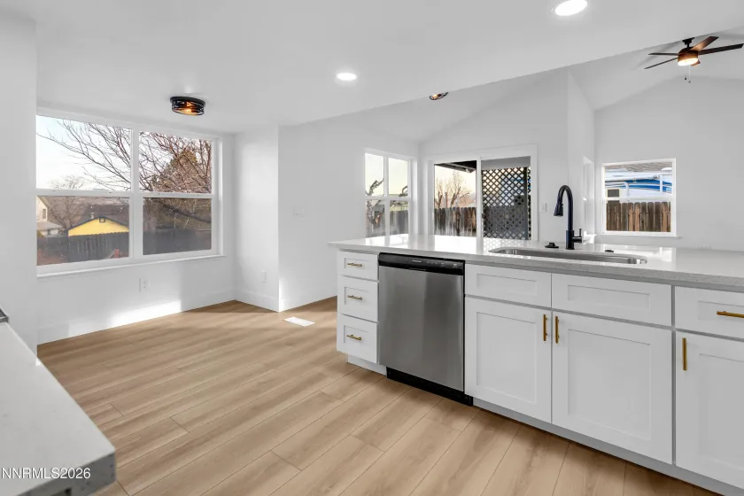 6810 Sunkist, Sparks, Nevada 89436, 2 Bedrooms Bedrooms, ,2 BathroomsBathrooms,Residential,Residential,Sunkist,260000723