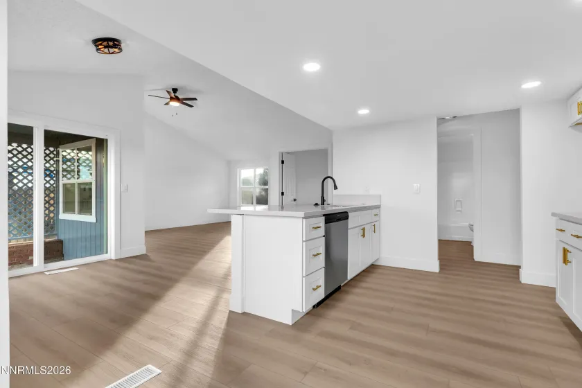 6810 Sunkist, Sparks, Nevada 89436, 2 Bedrooms Bedrooms, ,2 BathroomsBathrooms,Residential,Residential,Sunkist,260000723