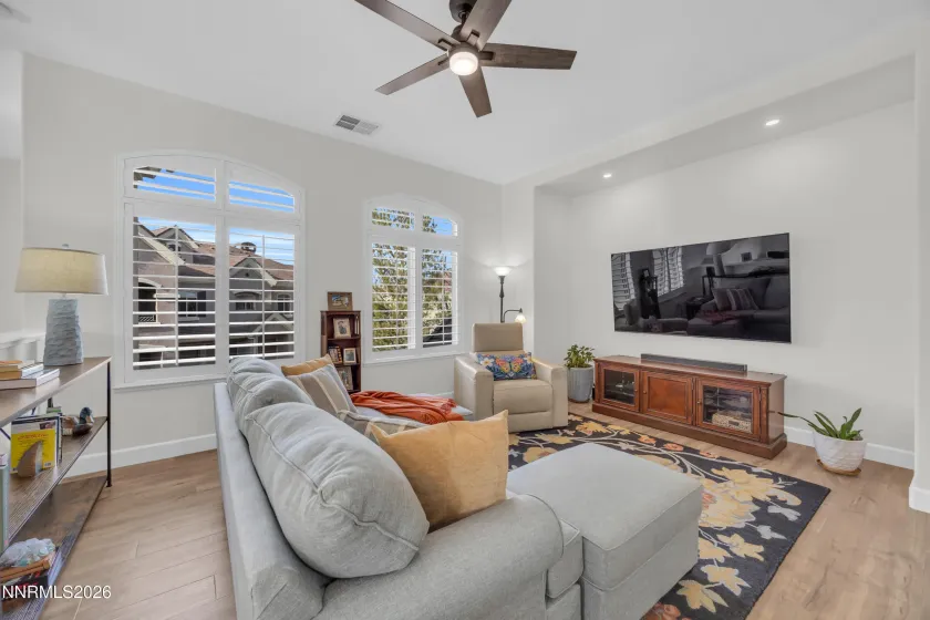 9900 Wilbur May, Reno, Nevada 89521, 2 Bedrooms Bedrooms, ,2 BathroomsBathrooms,Residential,Residential,Wilbur May,260000734