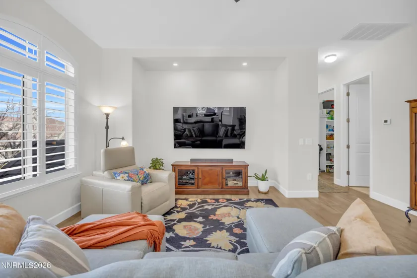 9900 Wilbur May, Reno, Nevada 89521, 2 Bedrooms Bedrooms, ,2 BathroomsBathrooms,Residential,Residential,Wilbur May,260000734