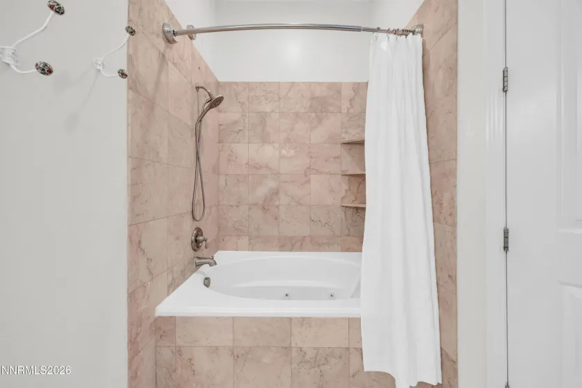 9900 Wilbur May, Reno, Nevada 89521, 2 Bedrooms Bedrooms, ,2 BathroomsBathrooms,Residential,Residential,Wilbur May,260000734