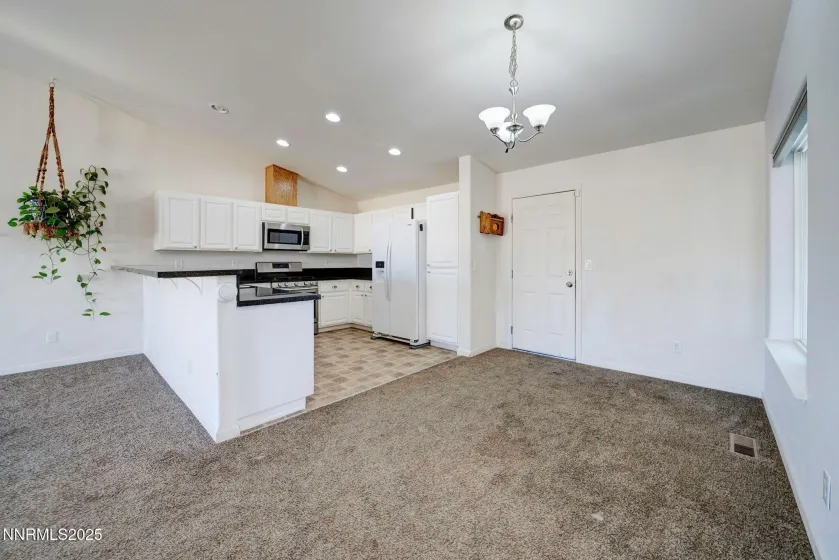 3175 Snowberry, Silver Springs, Nevada 89429, 3 Bedrooms Bedrooms, ,2 BathroomsBathrooms,Residential,Residential,Snowberry,250059385