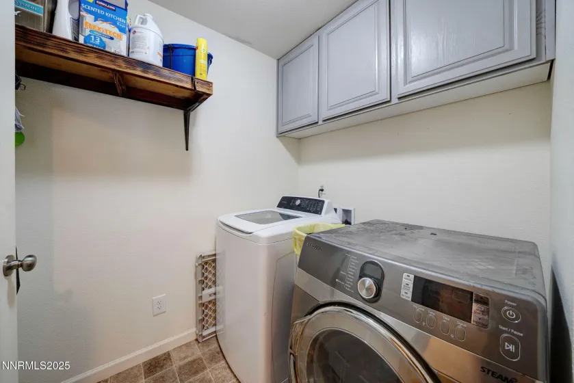 3175 Snowberry, Silver Springs, Nevada 89429, 3 Bedrooms Bedrooms, ,2 BathroomsBathrooms,Residential,Residential,Snowberry,250059385