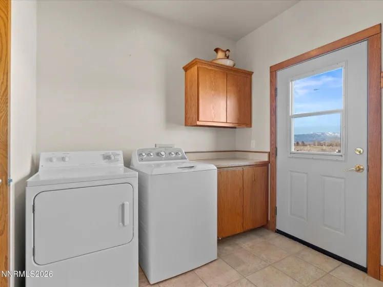 1591 Lombardy, Gardnerville, Nevada 89410, 3 Bedrooms Bedrooms, ,4 BathroomsBathrooms,Residential,Residential,Lombardy,260000759