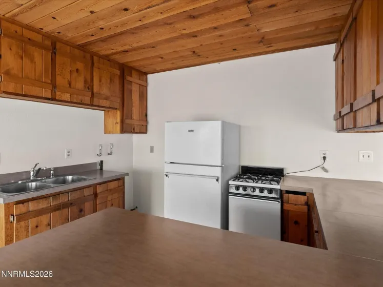 1591 Lombardy, Gardnerville, Nevada 89410, 3 Bedrooms Bedrooms, ,4 BathroomsBathrooms,Residential,Residential,Lombardy,260000759