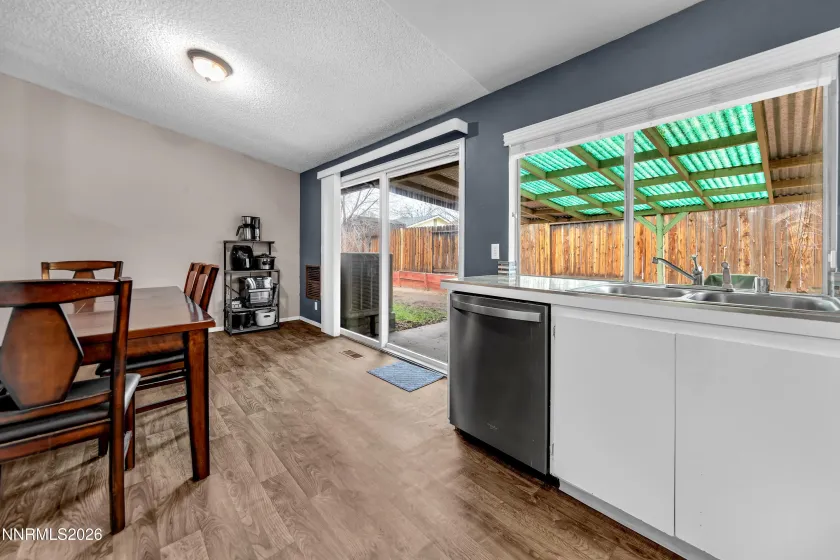 1012 Alta Vista, Sparks, Nevada 89434, 3 Bedrooms Bedrooms, ,2 BathroomsBathrooms,Residential,Residential,Alta Vista,260000760