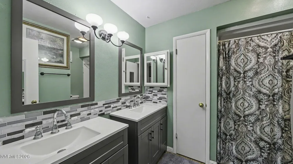 359 Smithridge, Reno, Nevada 89502, 2 Bedrooms Bedrooms, ,2 BathroomsBathrooms,Residential,Residential,Smithridge,260000762