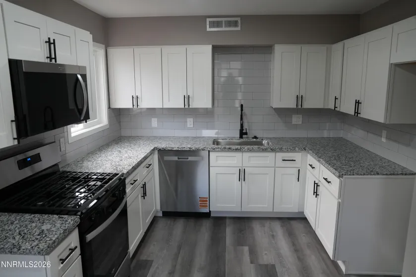 11 J, Sparks, Nevada 89431, 4 Bedrooms Bedrooms, ,2 BathroomsBathrooms,Residential,Residential,J,260000765