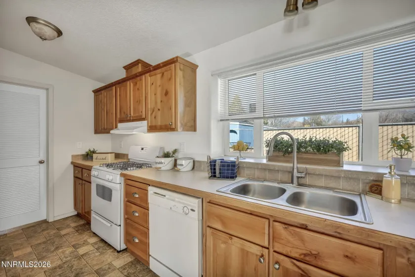 2741 Bunch, Carson City, Nevada 89706, 3 Bedrooms Bedrooms, ,2 BathroomsBathrooms,Residential,Residential,Bunch,260000768